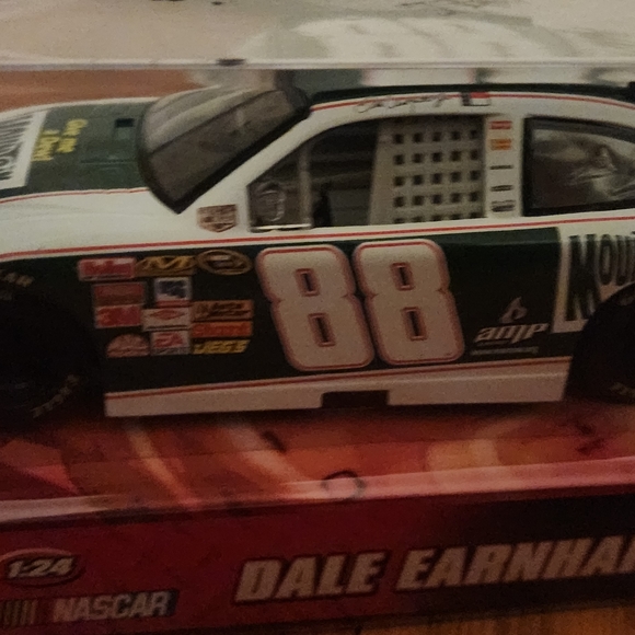 DALE EARNHARDT JR 88 Mountain Dew 1 24 Die Cast Car - Picture 2 of 4